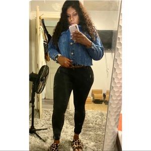 Meet your Posher, April